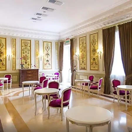 Vdb Next Hotel 4*