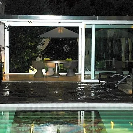 Vdb Next Hotel 4*